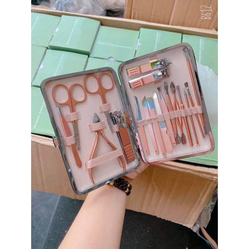 BỘ KỀM CẮT MÓNG TAY 18 MÓN