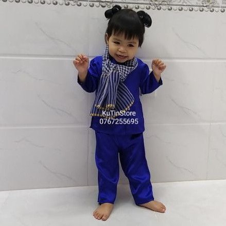 Bà Ba Cho Bé Trai/ Bé Gái tặng Khăn rằn