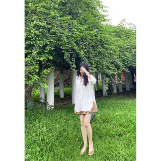 Áo sơmi trắng trơn đuôi tôm