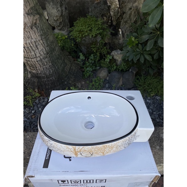 chậu rửa mặt lavabo góc hoa văn treo tường hoặc đặt bàn