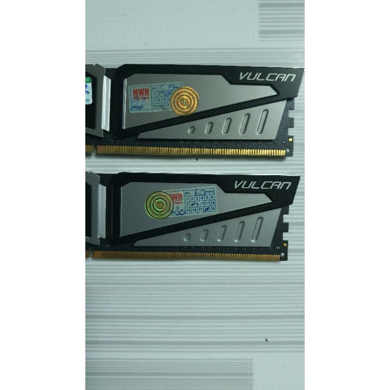 Ram ddr4 8gb team vulcan bus 2400 như hình