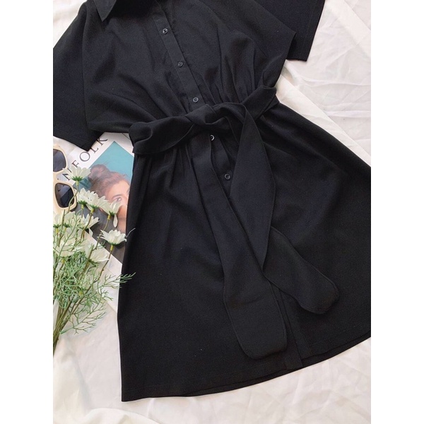 Đầm sơ mi đen basic tay ngắn kèm belt kiểu dáng Korea