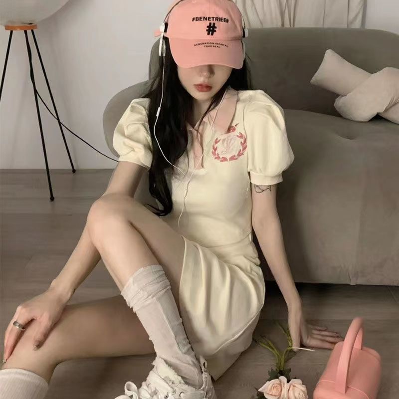 Set đồ COZOKC gồm áo polo tay phồng cổ bẻ và chân váy chữ A lưng cao thời trang cho nữ