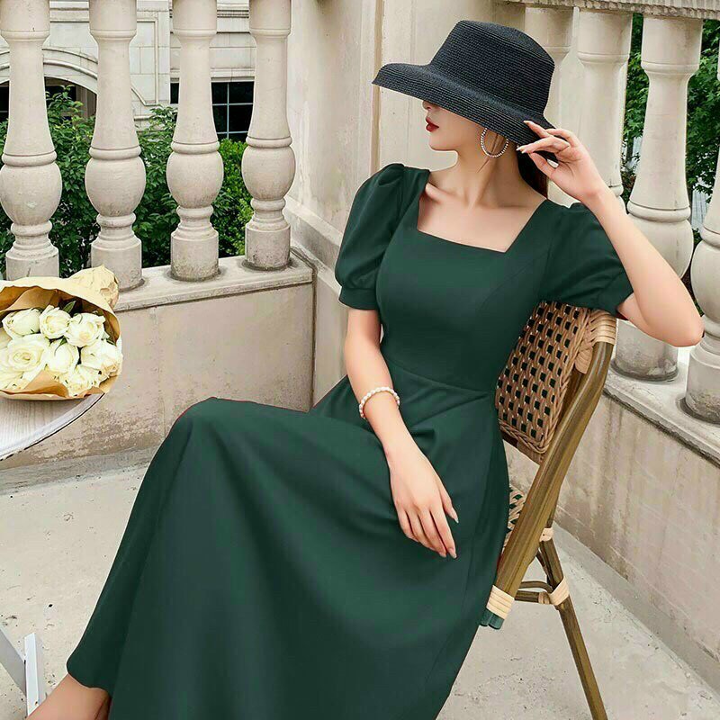 ĐẦM MAXI XANH CỔ VUÔNG TAY PHỒNG Chất: lụa Ý Màu: xanh rêu Kiểu dáng: đầm xoè dài, cổ vuông tay ngắn