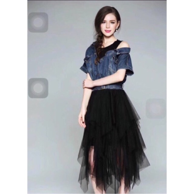 Chân váy xoè tua rua nhiều tầng