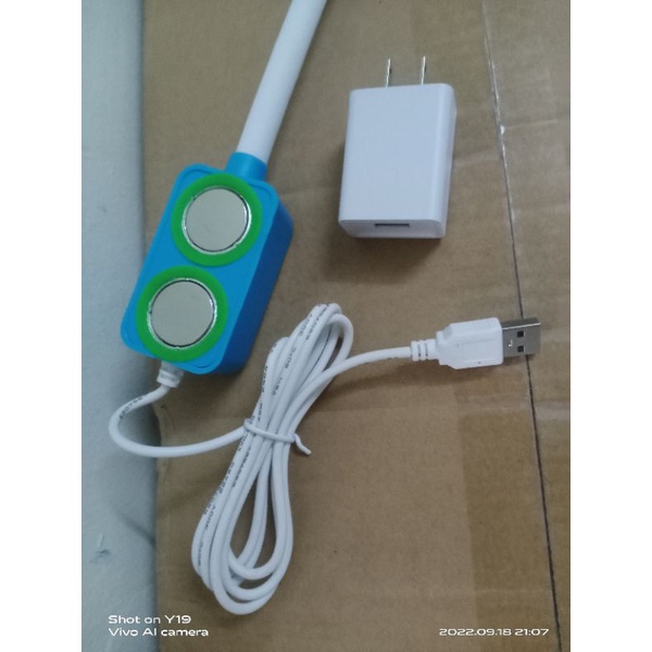 Quạt mini đế nam châm dùng cho máy may, bàn làm việc, văn phòng tích hợp ĐẦU CẮM USB + PHÍCH CẮM THẲNG