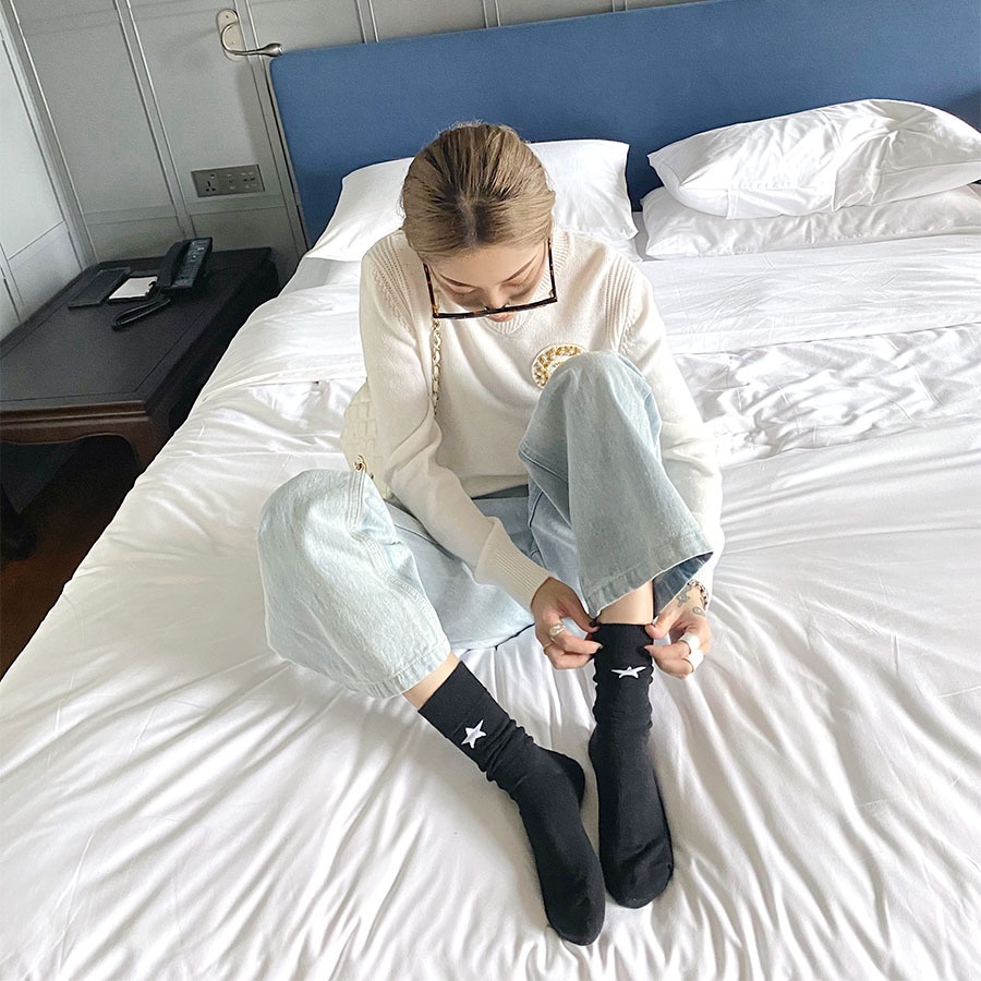 VỚ, TẤT NGÔI SAO HOT TREND.