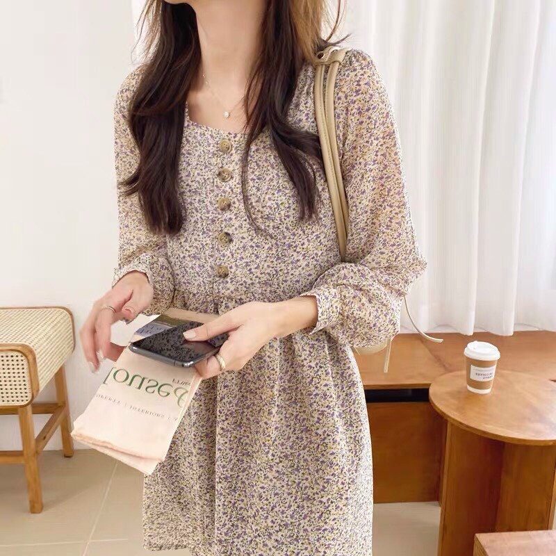 đầm xòe nhẹ bông lụa phối nút cổ vuông dài tay