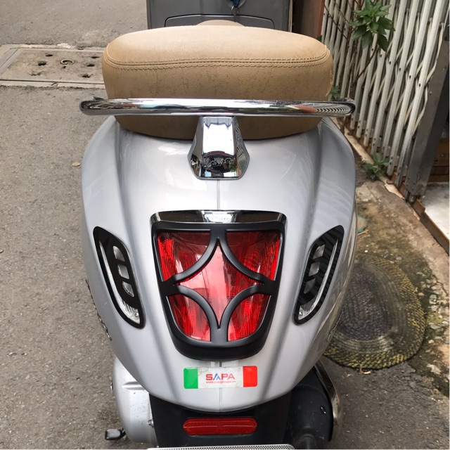 Ốp đèn hậu 3v xe vespa sprint và primavera