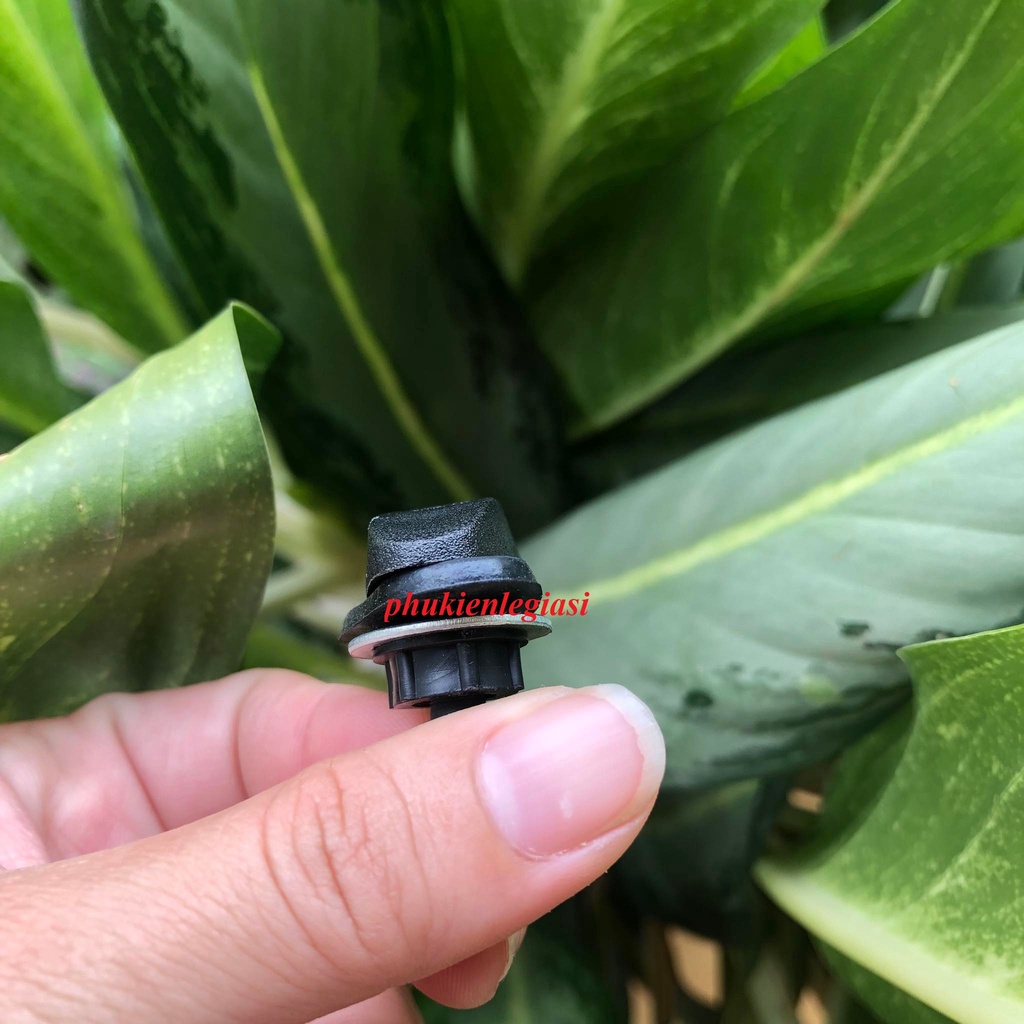 Vòi phun nước rửa kính ô tô dạng phun sương cho oto và xe mitsubishi grandis