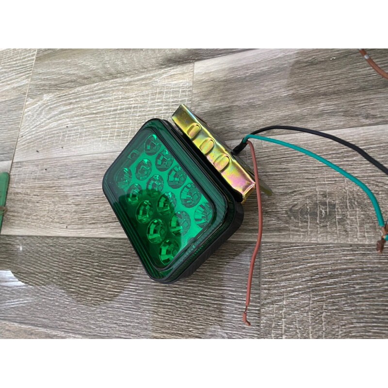 Sản phẩm gia đình làm: Lét sườn lét cản trước 6002 12v xanh lá