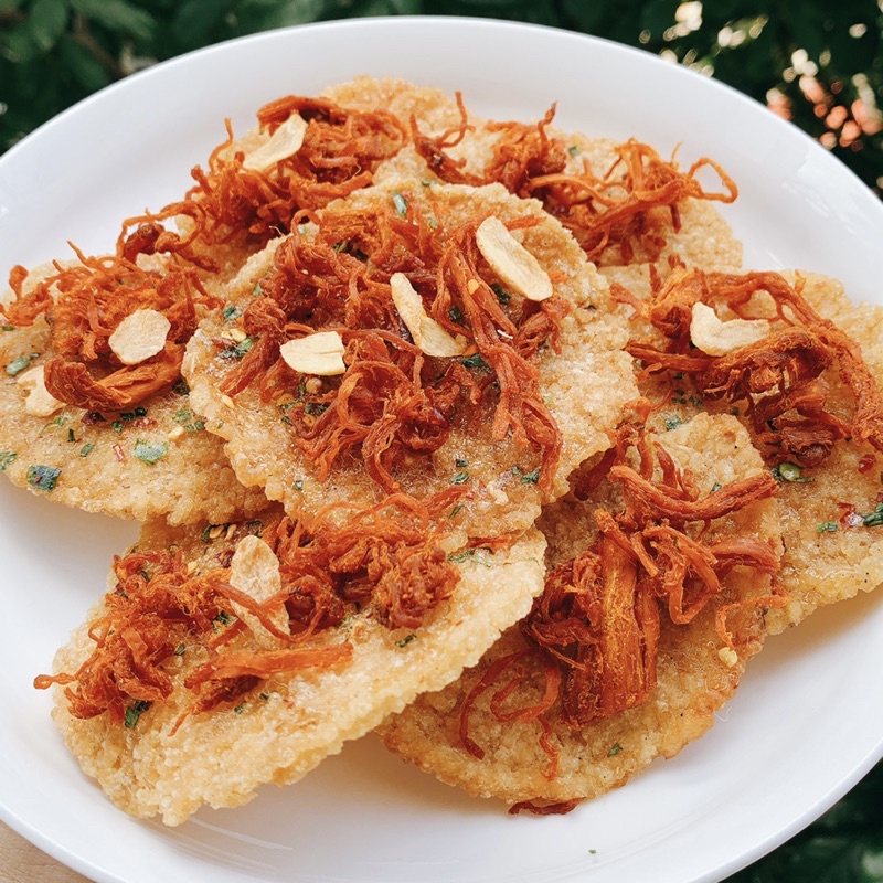 Cơm cháy lắc khô heo 300g giòn ngon, sử dụng khô heo cháy tỏi nhà làm - Ăn vặt nhà Cốm