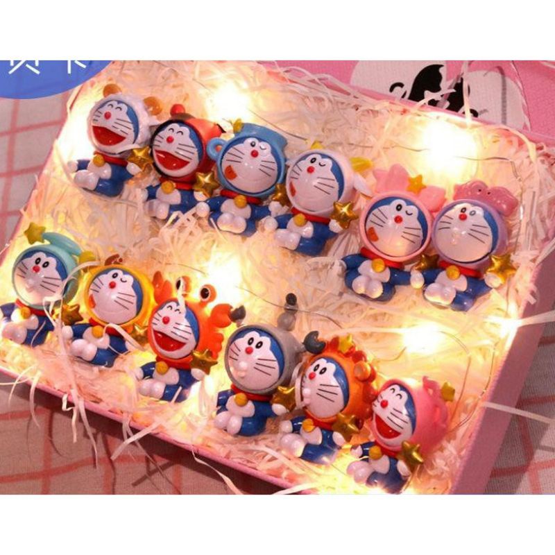 Bộ 12 mô hình Doraemon cung Hoàng Đạo Zodiac (Hộp quà lót rơm + dây đèn)