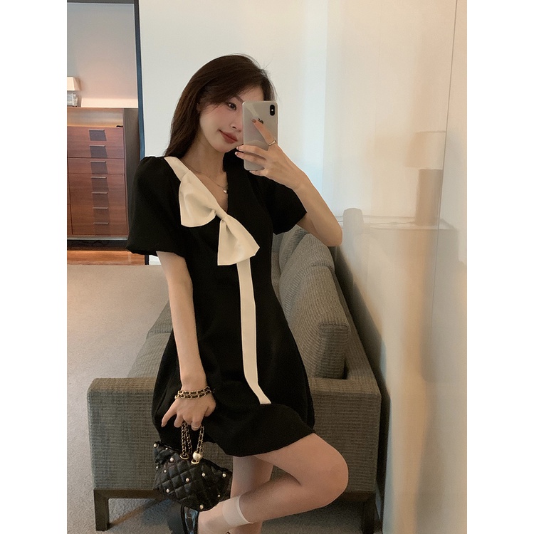 Đầm Đen Cổ Chữ V Tay Phồng Đính Nơ Phong Cách Hàn Quốc Dành Cho Nữ