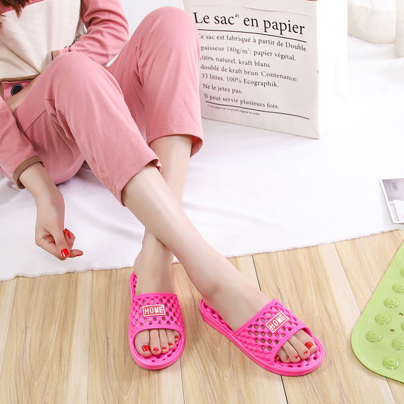 Dép GAVINBROWN họa tiết hoạt hình xinh xắn khoét lỗ mát xa chân chống trượt đi trong nhà cho nam và nữ