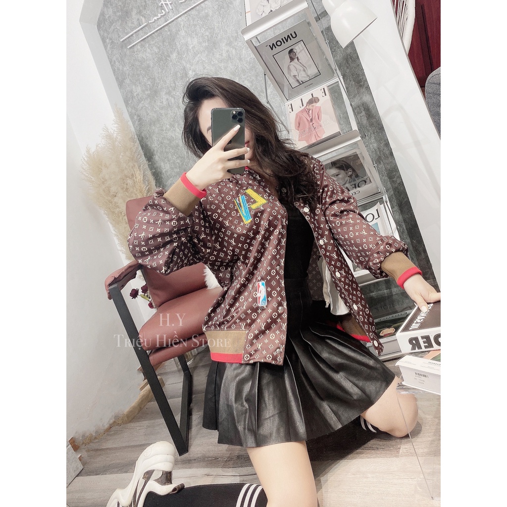 Áo khoác LV hot trend from dáng chuẩn với họa tiết nổi bật phóng cách dáng hàn quốc