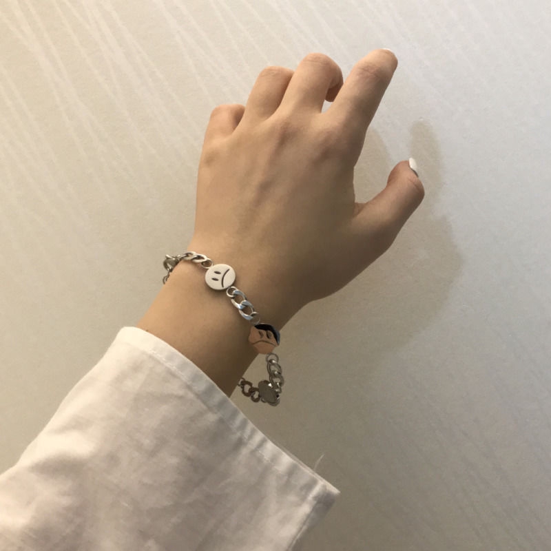 Vòng Tay Mặt Biểu Tượng Cảm Xúc Độc Đáo Cho Nam Và Nữ