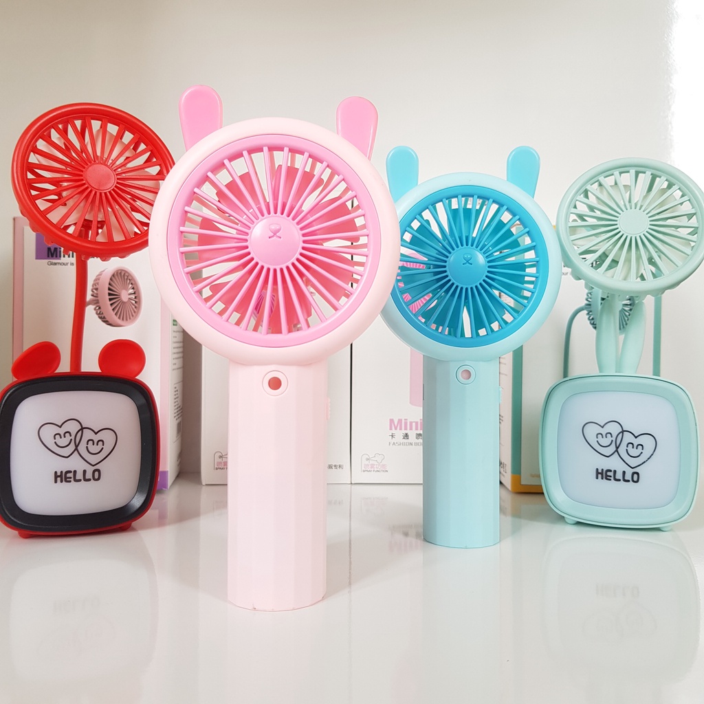 Quạt Tích Điện Phun Sương Cầm Tay Siêu Mát