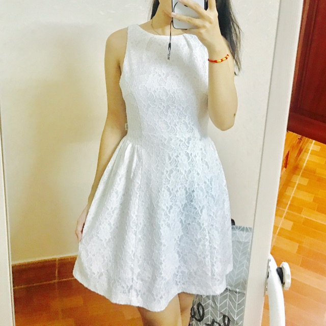 Váy trắng thiết kế