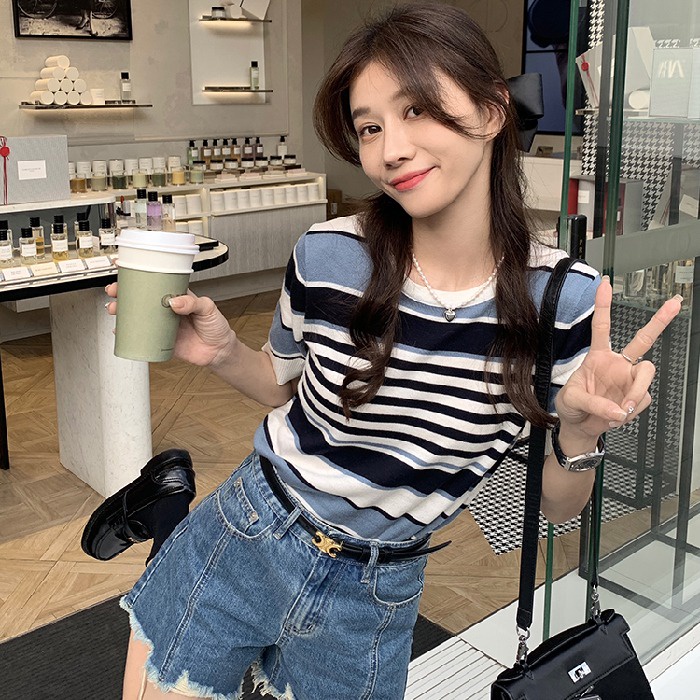 Áo Thun Dệt Kim Tay Ngắn Cổ Tròn Dáng Rộng Họa Tiết Kẻ Sọc Thời Trang Trẻ Trung