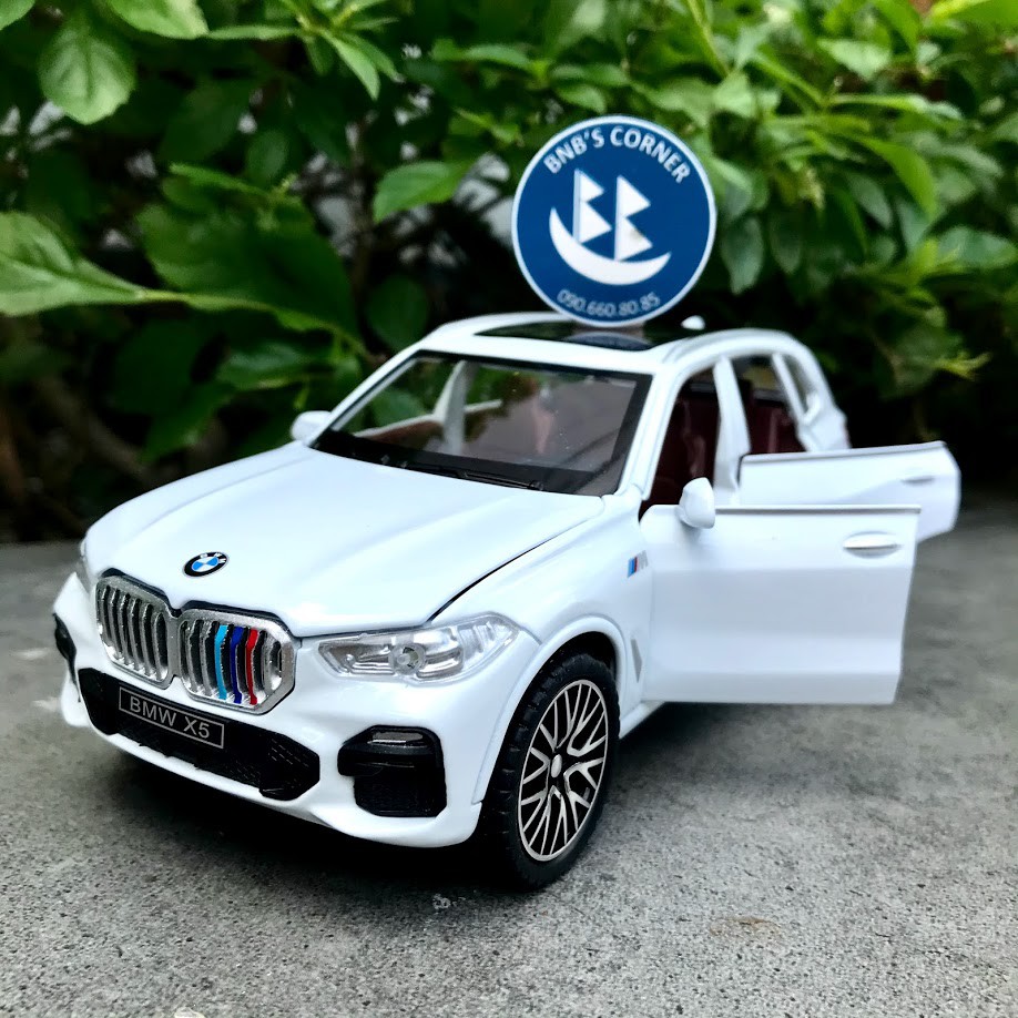 Mô hình xe BMW X5 M Performance tỷ lệ 1:32