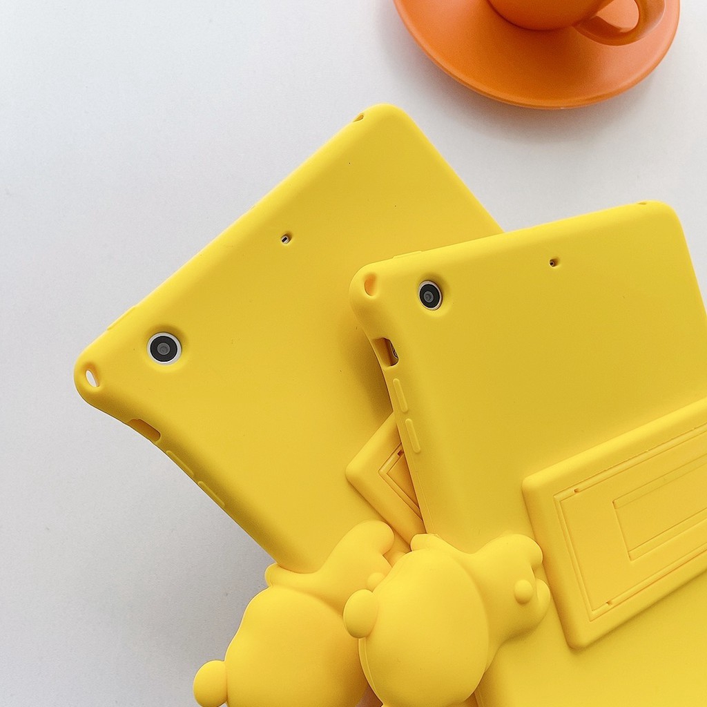 Ốp máy tính bảng silicon hình Winnie the Pooh kèm giá đỡ cho IPAD 2 3 4 MINI 3 2 1 4 5 2017 2018 9.7 10.5 AIR PRO 2019 | BigBuy360 - bigbuy360.vn