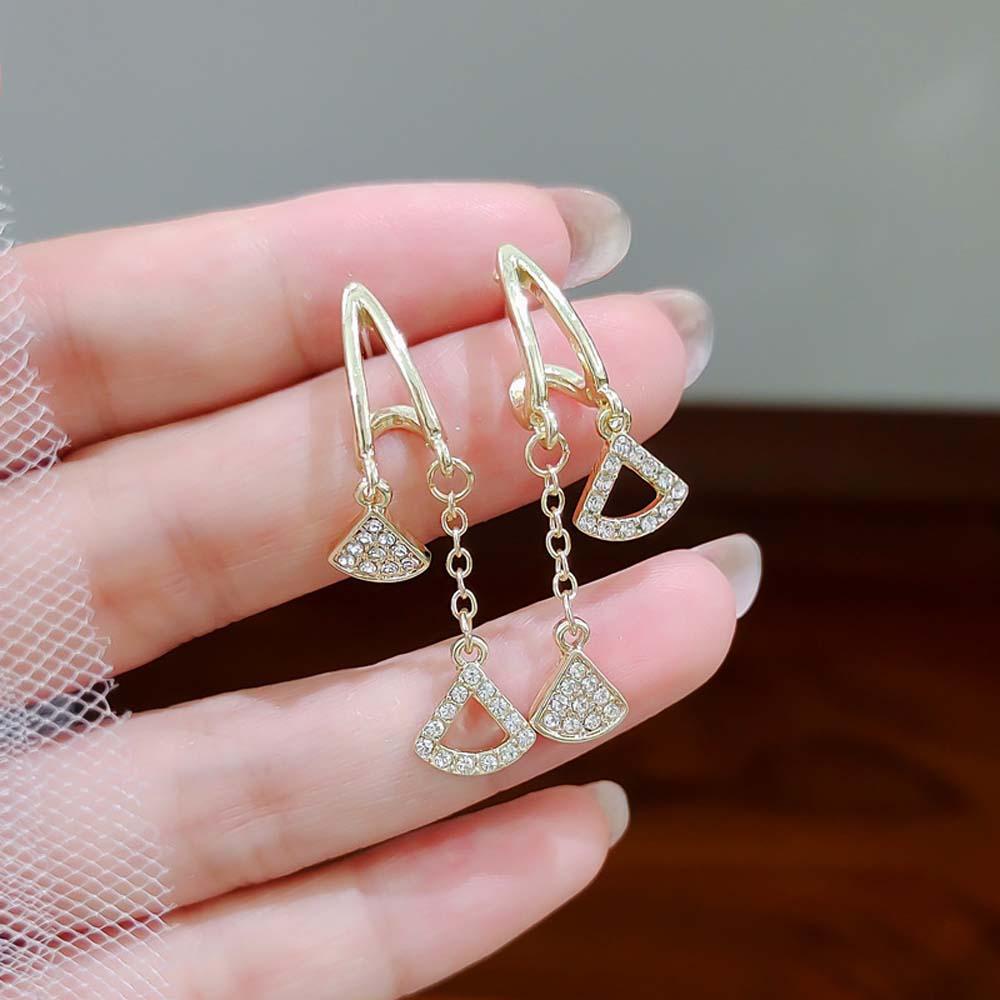 QQMALL Đôi Bông Tai Dáng Dài Đính Đá Phong Cách Hàn Quốc Thời Trang Cho Nữ