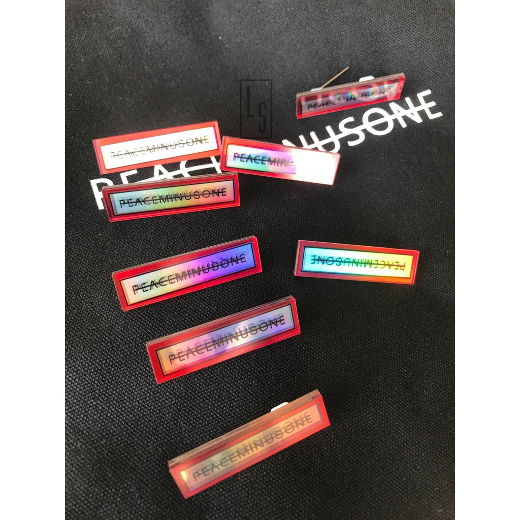 Bảng tên peaceminusone cài áo - Name tag peaceminusone của GD BIGBANG