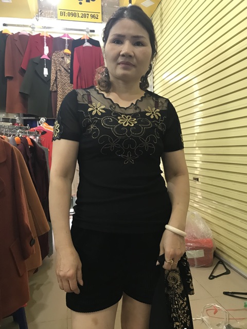 Áo len mỏng đính đá sang trọng dành cho mẹ