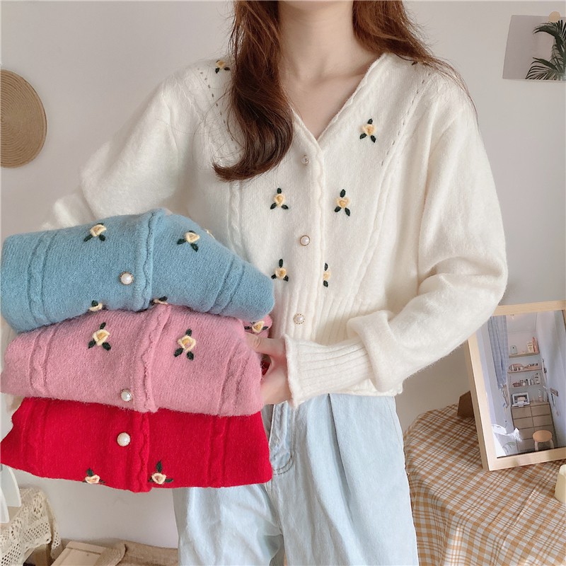 Áo khoác len cardigan thêu hoa nút ngọc trắng xinh xắn (có hình thật) | BigBuy360 - bigbuy360.vn