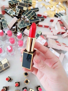 Son Tom Ford Tông Đỏ