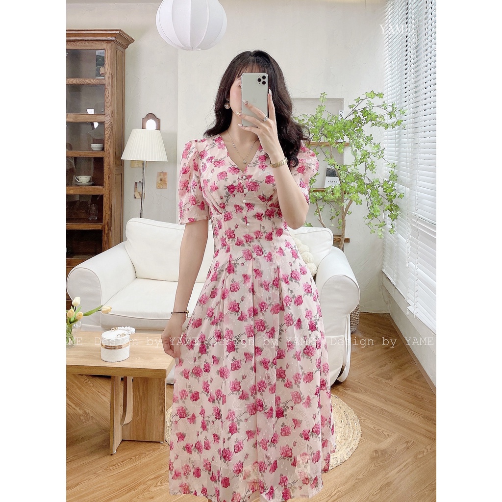 Váy đầm hoa nữ ngắn tay dáng dài cổ tim đính cúc Lamia trắng YAME