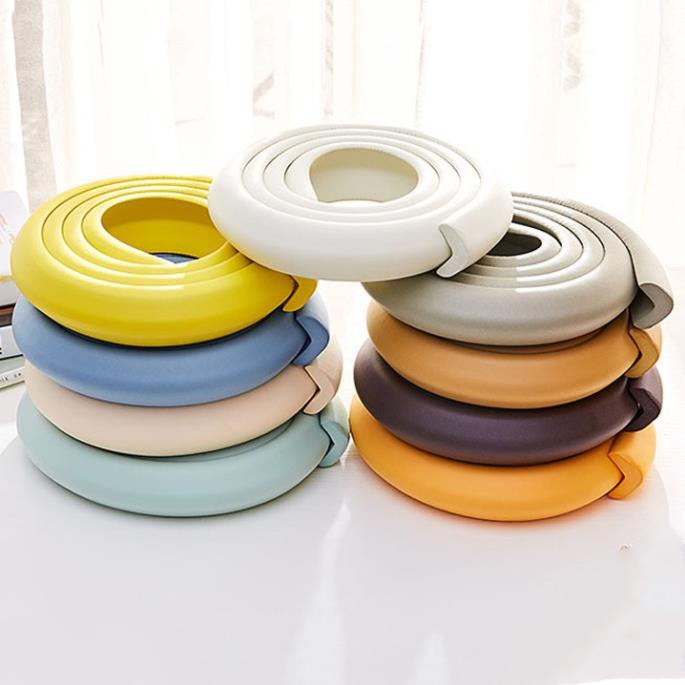 Cuộn xốp bọc mép bàn, bọc mép thành giường, cạnh tủ dài 2m an toàn cho bé