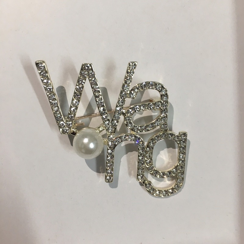 Cài Áo Chữ Wang Đá Phối Ngọc