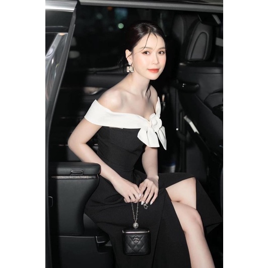 Váy trễ vai nơ ngực kèm tag hoa trà siêu xinh