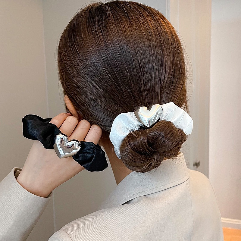 (0604) Scrunchies Chun Buộc Tóc Co Dãn Lụa Mềm Trái Tim