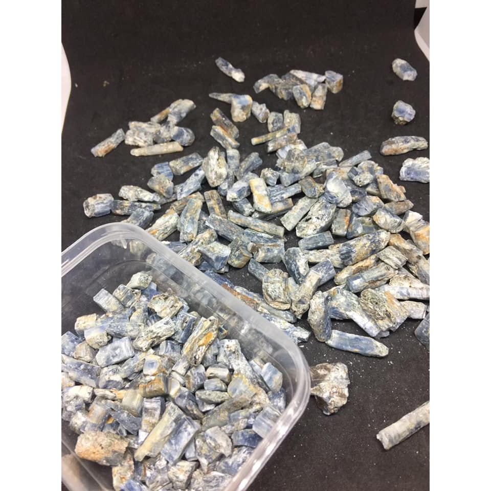 Kyanite thanh tẩy thô vụn