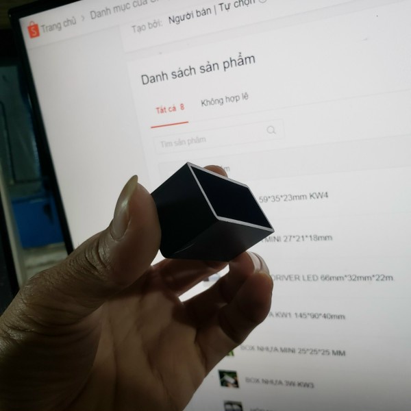 BOX NHỰA 44*22*22mm KW8