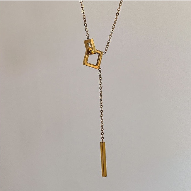 Vòng cổ mặt vuông mạ vàng thiết kế đơn giản