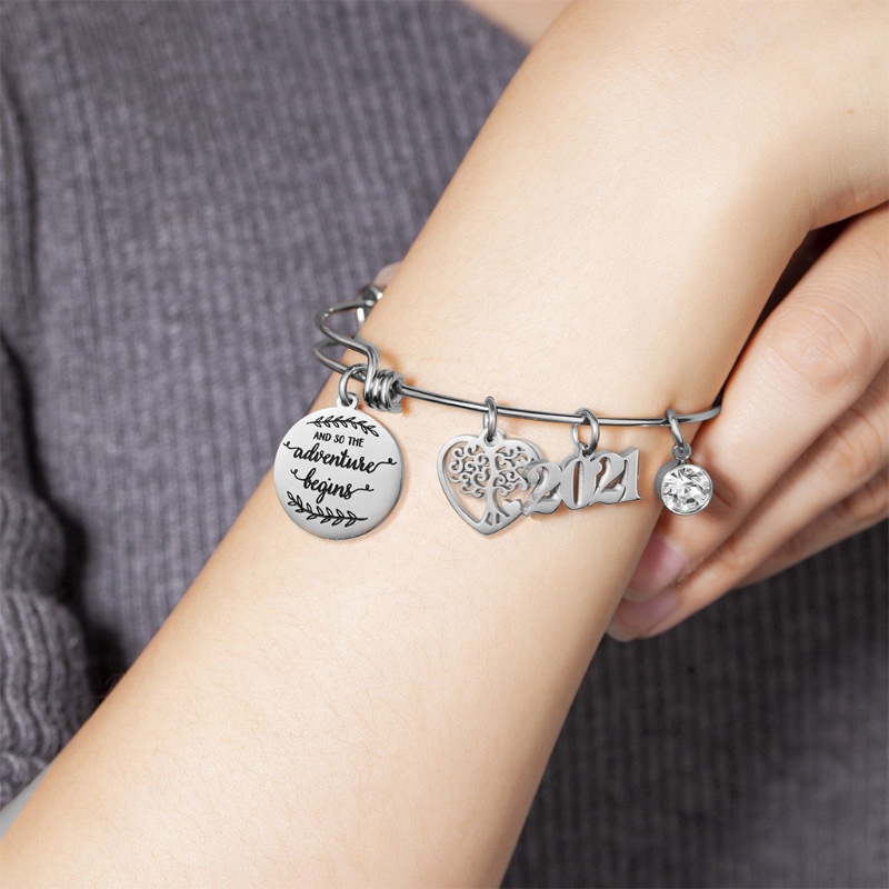 Vòng Tay Kim Loại Mặt Khắc Chữ flgo 2021