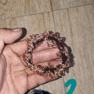 Một chiếc cột tóc bằng vải nhiều màu rất đẹp