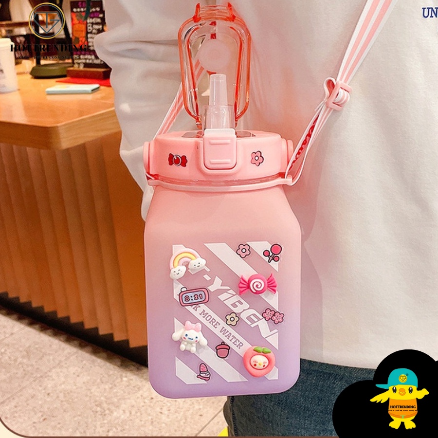Bình Nước 1.5 Lít Có Sticker 2D,3D và Dây Đeo An Toàn Sử Dụng