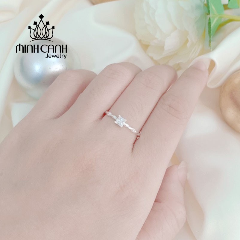 Nhẫn Bạc Xoắn Mảnh Đá Vuông - Minh Canh Jewelry