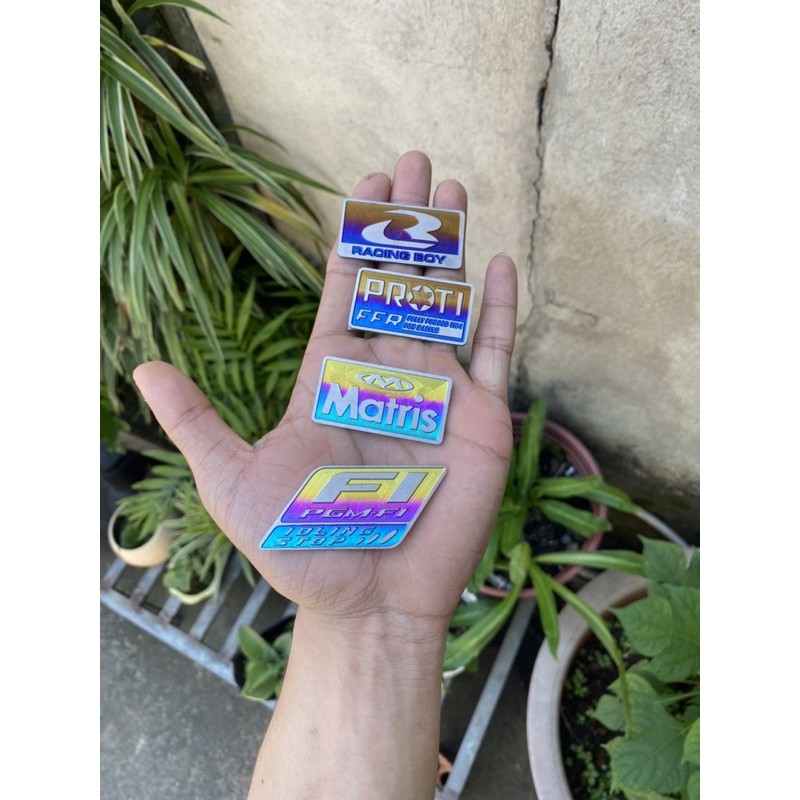 Tem titan logo Sẵn keo dán