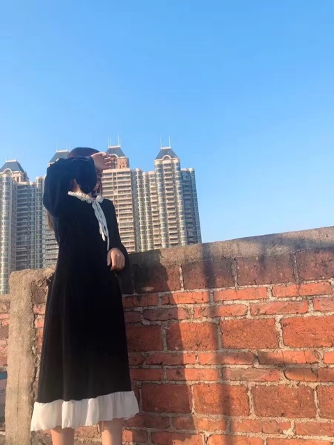 Váy nhung dáng dài xoè cổ bèo nơ vintage