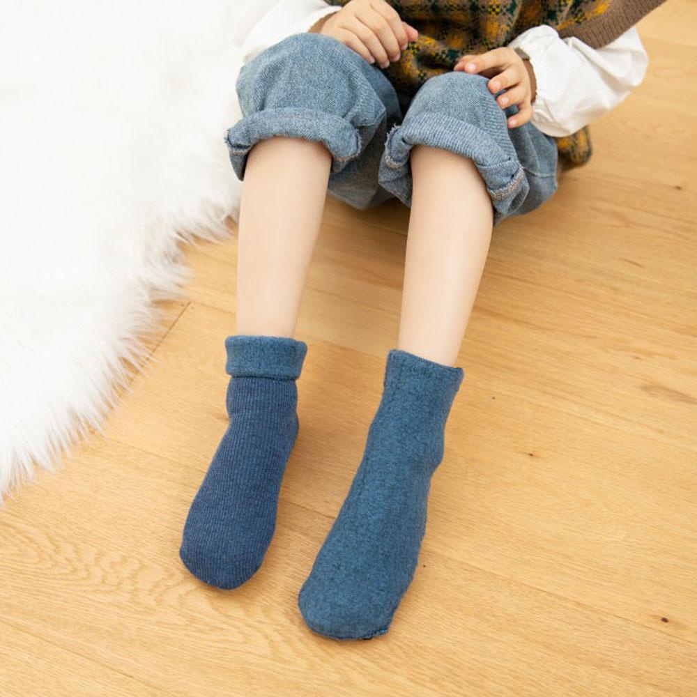 Đôi Tất Lông Nhung Ấm Áp Nhiều Màu Cho Bé