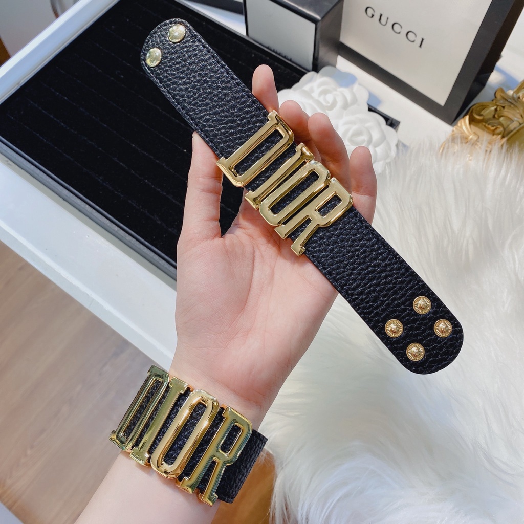 Vòng tay nữ dây da cao cấp bảng to Ròm House hoạ tiết và logo thương hiệu cao cấp - VTDBT0180