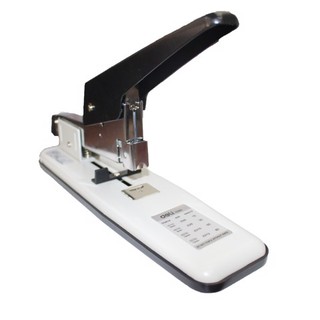 Dập ghim 100 tờ DELI 0390