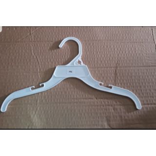 50 cái móc  Áo  dẻo  trẻ em 90k(1.800đồng /cái)