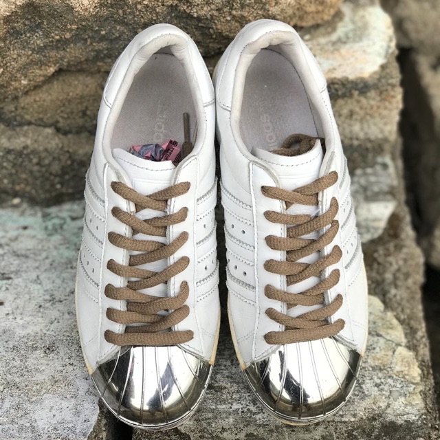 Giày adidas trắng siêu xinh dễ thương .......................::::.......................................................